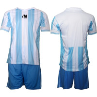 Екип за футбол, волейбол и хандбал - светло синьо с бели черти