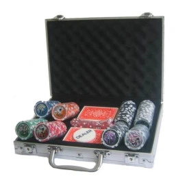 Комплект за покер MASTER 200 в метален куфар width=